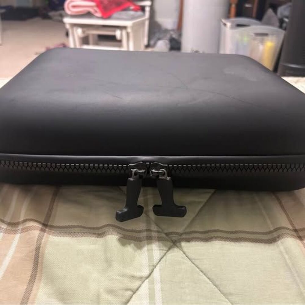 STOW Hard Shell Travel Case - Picture 2 of 5